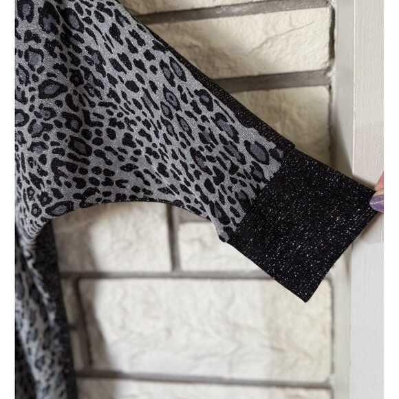 BKE Black Silver Blouse Sz Small Shimmer Leopard  Print Knit Top Holiday Party - Picture 2 of 7